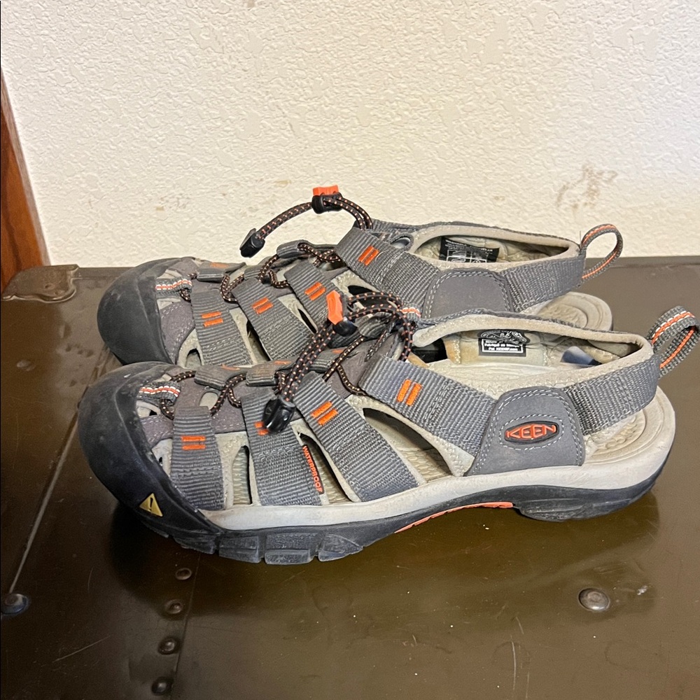 Keen Shoes in Gray and Orange